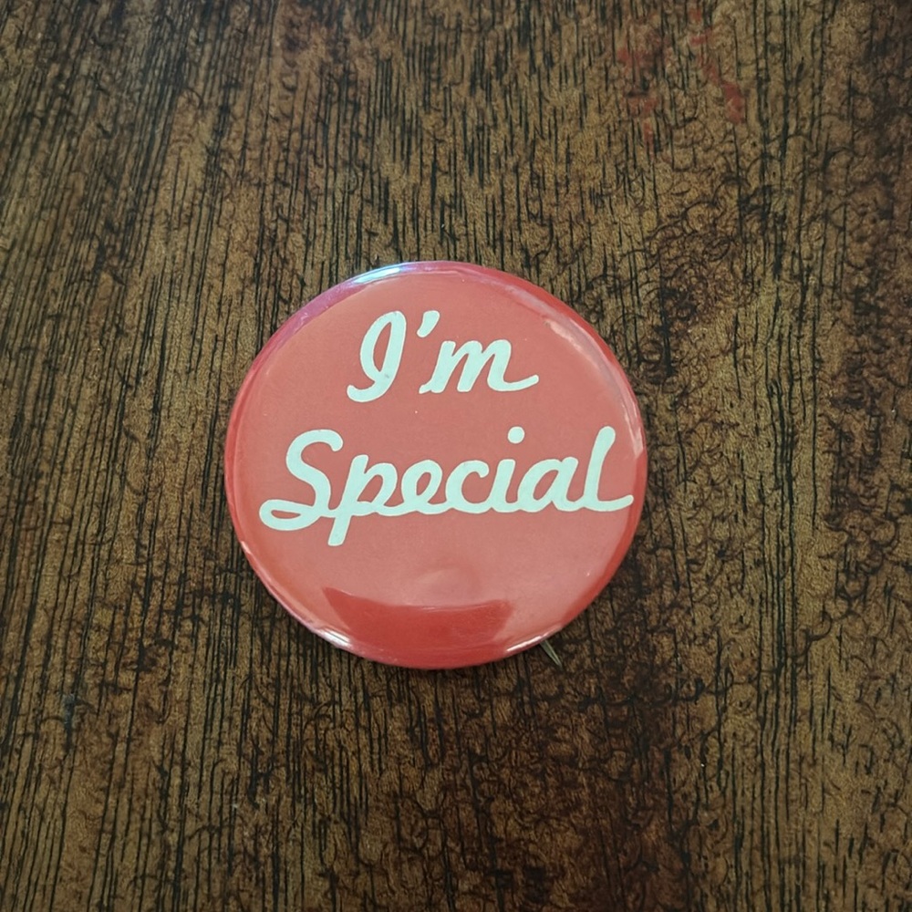 Legit Vintage 1970s “I’m Special” button pin / brooch